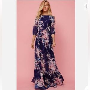 Excellent condition Yumi Kim Woodstock Maxi Dress. Size small.